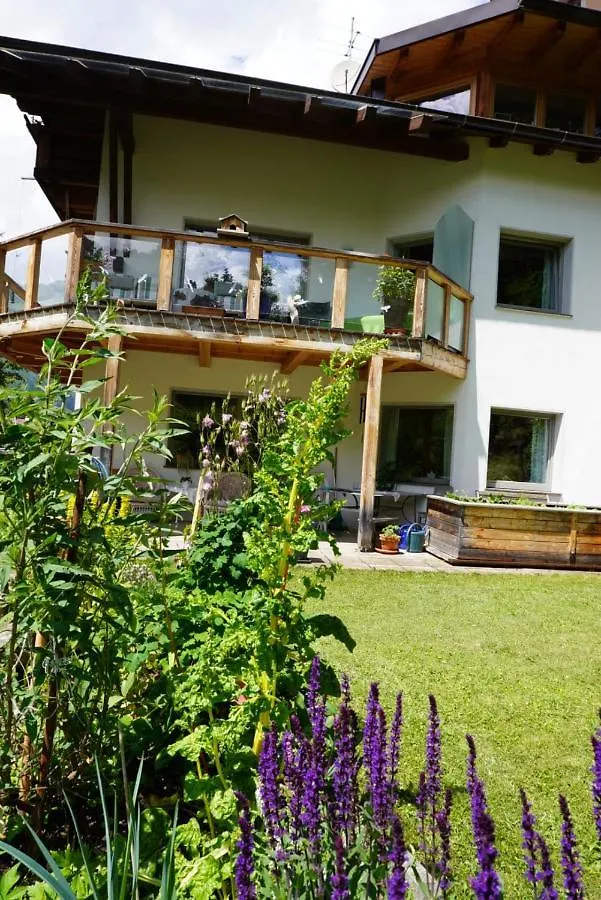 Apart Lisa Sölden